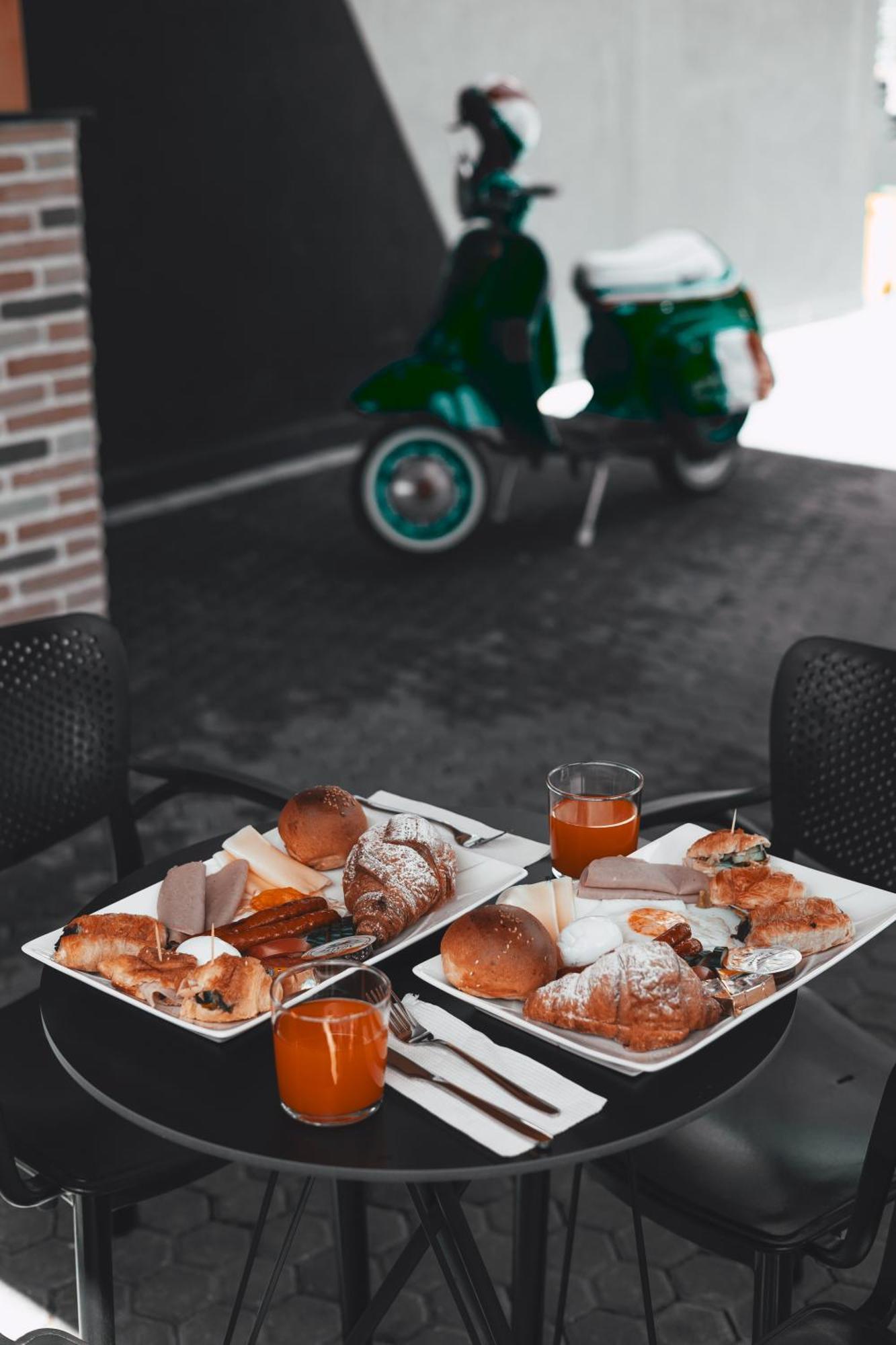 Hotel Beke Wlora Zewnętrze zdjęcie