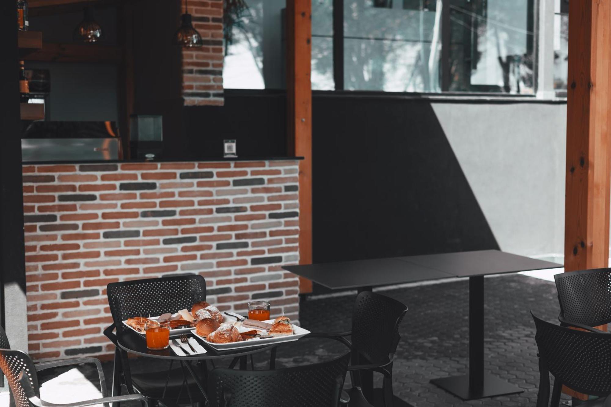 Hotel Beke Wlora Zewnętrze zdjęcie