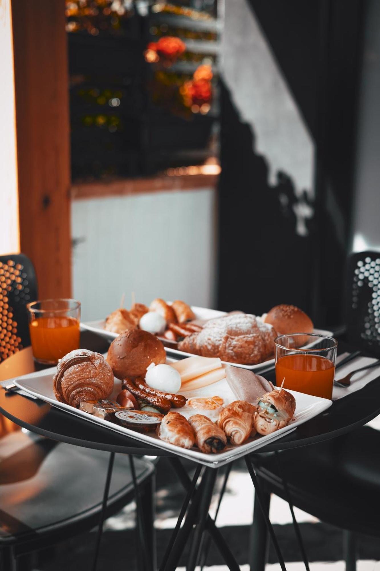 Hotel Beke Wlora Zewnętrze zdjęcie