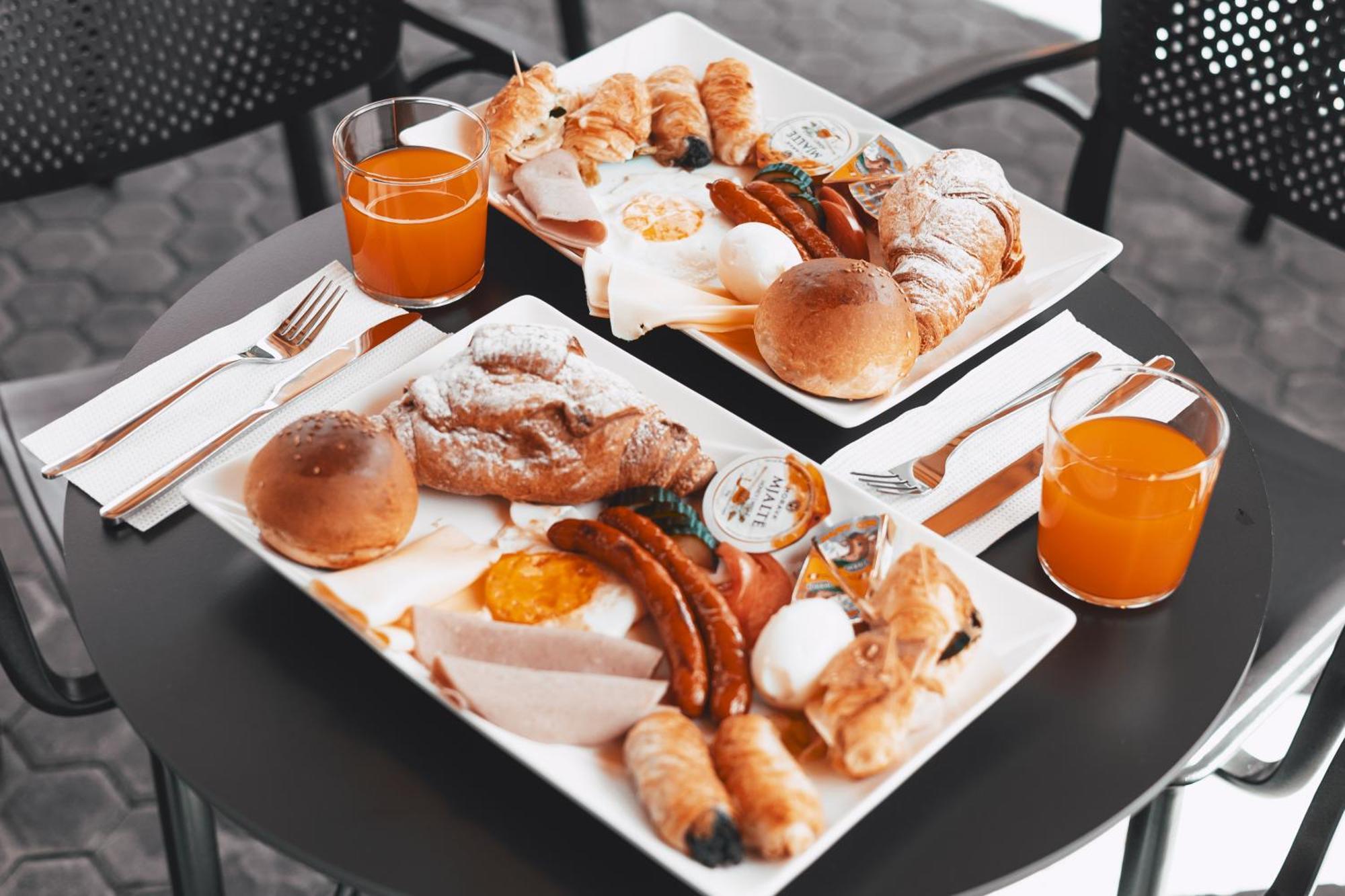 Hotel Beke Wlora Zewnętrze zdjęcie