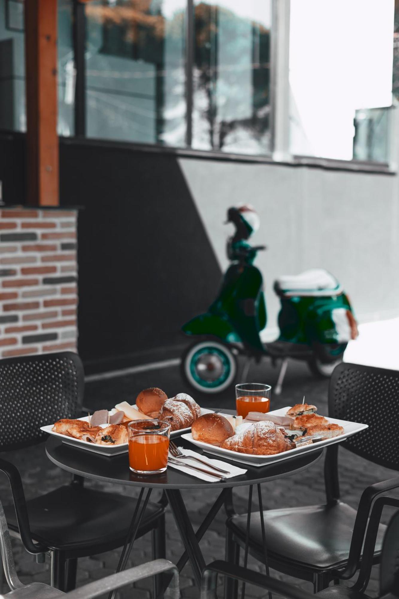 Hotel Beke Wlora Zewnętrze zdjęcie