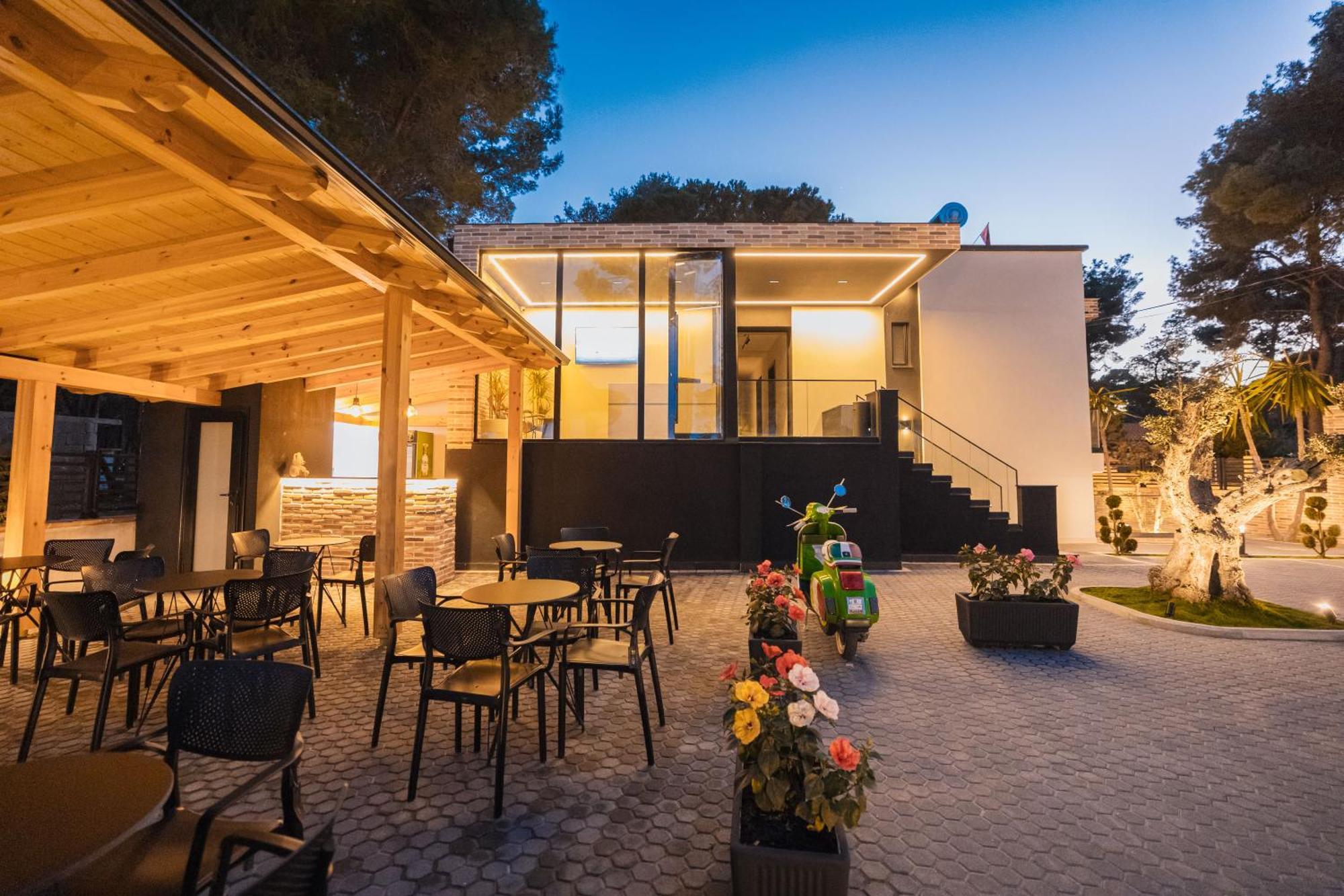 Hotel Beke Wlora Zewnętrze zdjęcie